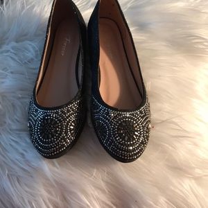 Beaded and sequins flat shoes.size 5